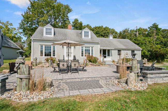 property at 10 Hilltop Rd