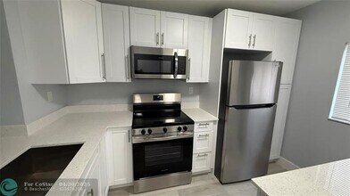 110 NW 60th Ave in Margate, FL - Building Photo - Building Photo