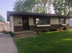 1202 W South St in Winterset, IA - Building Photo