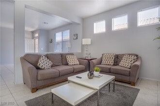 2401 Predera Ave in Henderson, NV - Building Photo - Building Photo