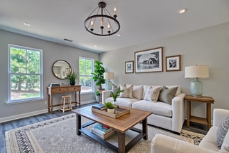 692 Russell St in Batesburg-leesville, SC - Foto de edificio - Building Photo