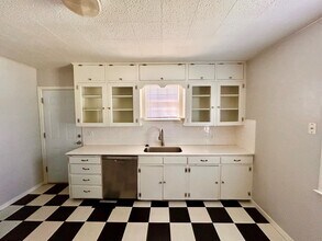 2441 NW 32nd St in Oklahoma City, OK - Building Photo - Building Photo