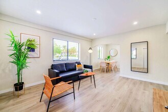 700 SW 11th Ave, Unit FL1-ID1022474P in Miami, FL - Building Photo - Building Photo