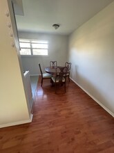 803 W Northmoor Rd in Peoria, IL - Foto de edificio - Building Photo