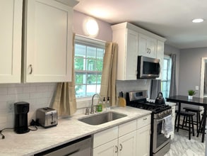 1408 Lockwood Dr SW in Atlanta, GA - Foto de edificio - Building Photo