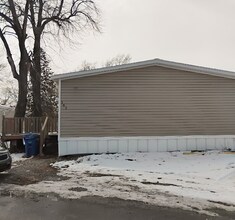 161 Rainbow Dr in Belton, MO - Foto de edificio - Building Photo