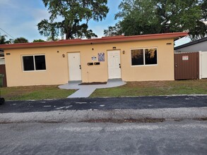 129 SE 2nd Ter, Unit 1 in Hallandale Beach, FL - Building Photo - Building Photo