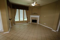 2307 Shadow Falls Ln in Pearland, TX - Foto de edificio - Building Photo