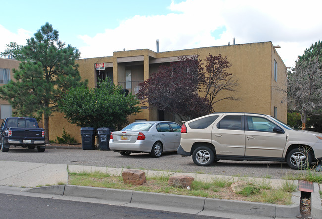 13216 NE Mountain Rd in Albuquerque, NM - Building Photo - Building Photo