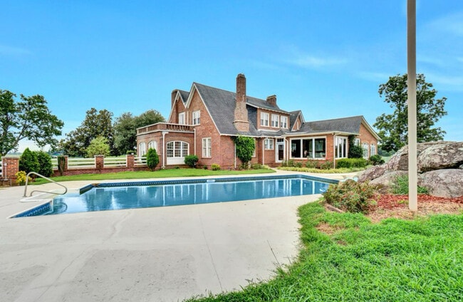 property at 2565 State Hwy 560