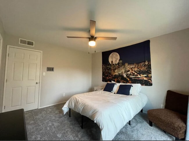 property at 3272 W Browning Ave