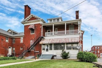 200 Carlisle Street in Hanover, PA - Building Photo - Building Photo