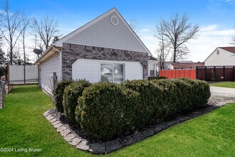 298 S Shore Dr in Shepherdsville, KY - Building Photo - Building Photo