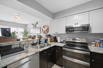 6 Tamarisk Quay in Hampton, VA - Building Photo - Building Photo