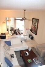 886 Spinnaker Dr W in Hollywood, FL - Building Photo - Building Photo
