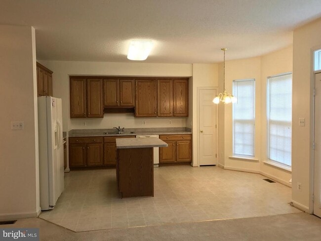 9028 Dahlgren Rd in King George, VA - Foto de edificio - Building Photo