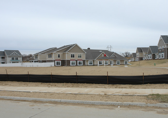 Hillcrest Cottages in Papillion, NE - Building Photo - Building Photo