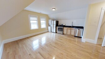 48 Lowell St, Unit 3 in Somerville, MA - Building Photo