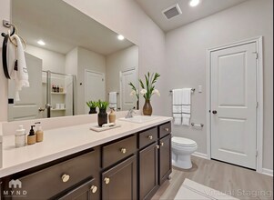 15419 Maple Ter Dr in Conroe, TX - Foto de edificio - Building Photo