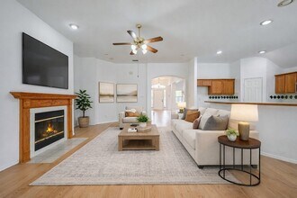 304 Mimosa Dr in Murphy, TX - Foto de edificio - Building Photo