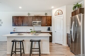 2946 Wolfcreek in New Braunfels, TX - Foto de edificio - Building Photo