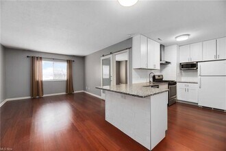 25735 Lorain Rd-Unit -506 in North Olmsted, OH - Building Photo - Building Photo