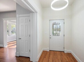 2802 Hyde Park Ave, Unit 1 in Cincinnati, OH - Building Photo - Building Photo