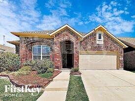 1724 Henderson Dr in Argyle, TX - Building Photo