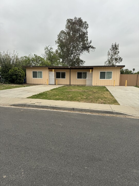 4237 N 3rd Ave in San Bernardino, CA - Foto de edificio