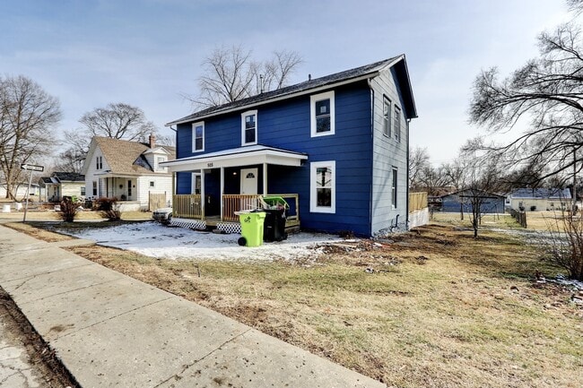 property at 505 E Wall St