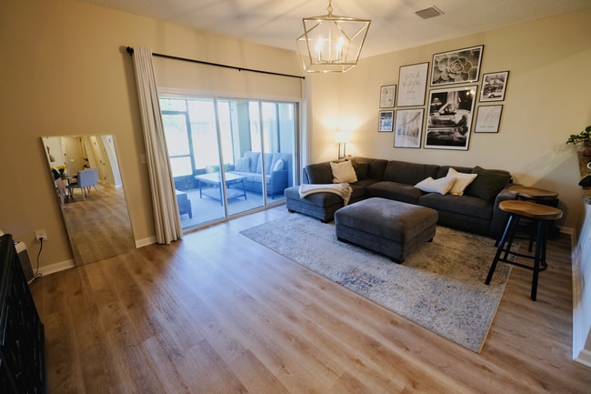 13336 Solar Dr in Jacksonville, FL - Building Photo - Building Photo