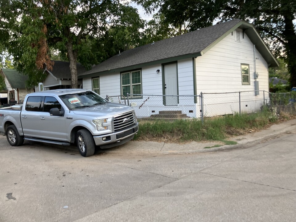 3701 Guaranty St in Dallas, TX - Building Photo