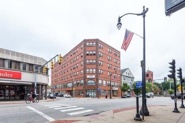 24 Park St, Unit 4F in Attleboro, MA - Building Photo - Building Photo