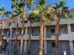 2008 Mesquite Ln in Laughlin, NV - Foto de edificio - Building Photo