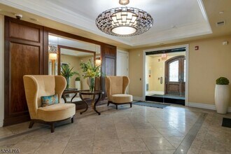 50 Parmley Pl in Summit, NJ - Building Photo - Building Photo