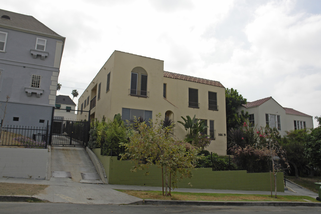 144 N Kenmore Ave in Los Angeles, CA - Building Photo