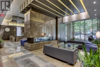 101 Charles St E in Toronto, ON - Building Photo - Building Photo