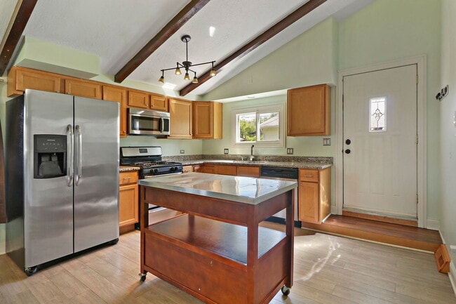 1515 N Pleasant Dr in Round Lake Beach, IL - Building Photo - Building Photo