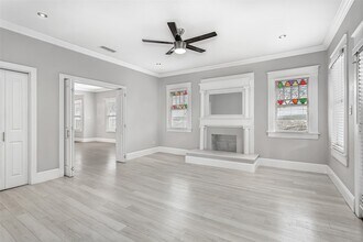 4719 Junius St, Unit 3 in Dallas, TX - Foto de edificio - Building Photo