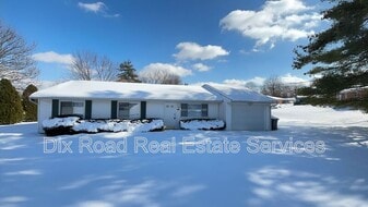 5926 Janice Dr in Fairfield, OH - Building Photo