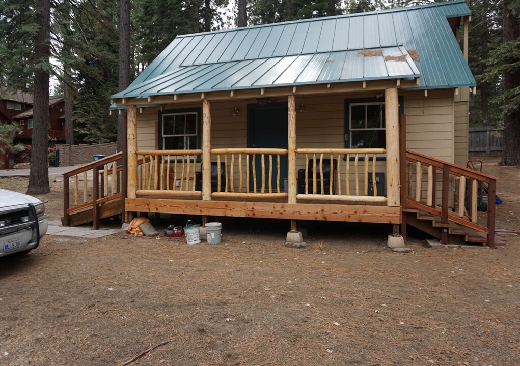 1995 12th St-Unit -Unit #2 in South Lake Tahoe, CA - Building Photo