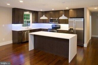 80 Scotts Cove Rd in Edgewater, MD - Building Photo - Building Photo
