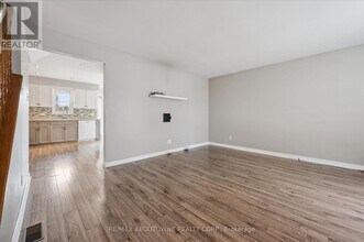 427 Bankside Crescent in Kitchener, ON - Building Photo - Building Photo