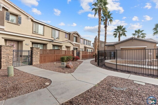 315 Breezy Pl in Brawley, CA - Building Photo - Building Photo