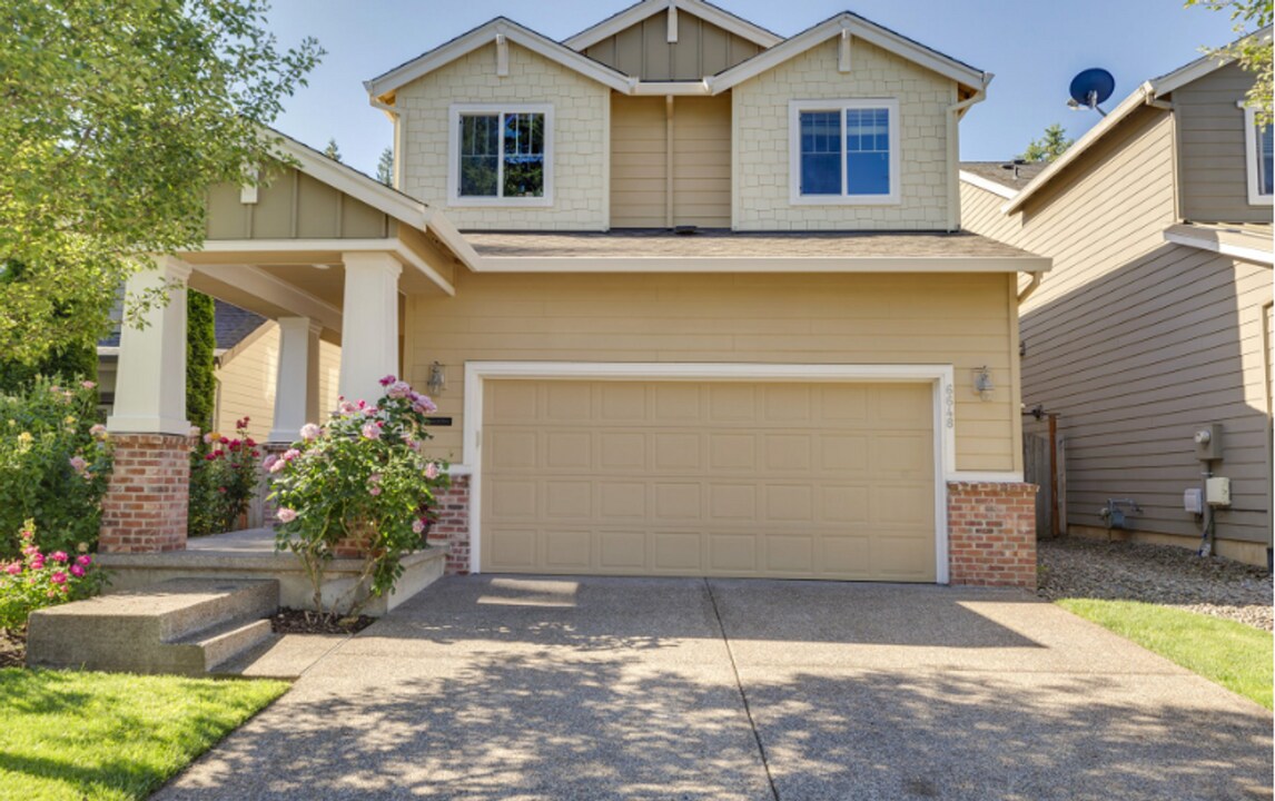 6648 NE Mcmurtry Pl in Hillsboro, OR - Building Photo
