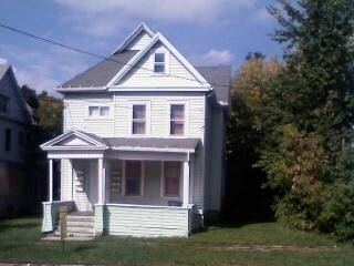 275 Genesee St in Lockport, NY - Building Photo