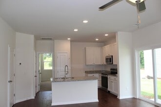 195 Woodward Rd in Goose Creek, SC - Building Photo - Building Photo