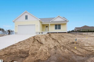 4499 La Marche Cir in Traverse City, MI - Building Photo