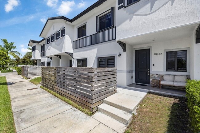 13353 SW 250th Terrace in Princeton, FL - Building Photo - Building Photo