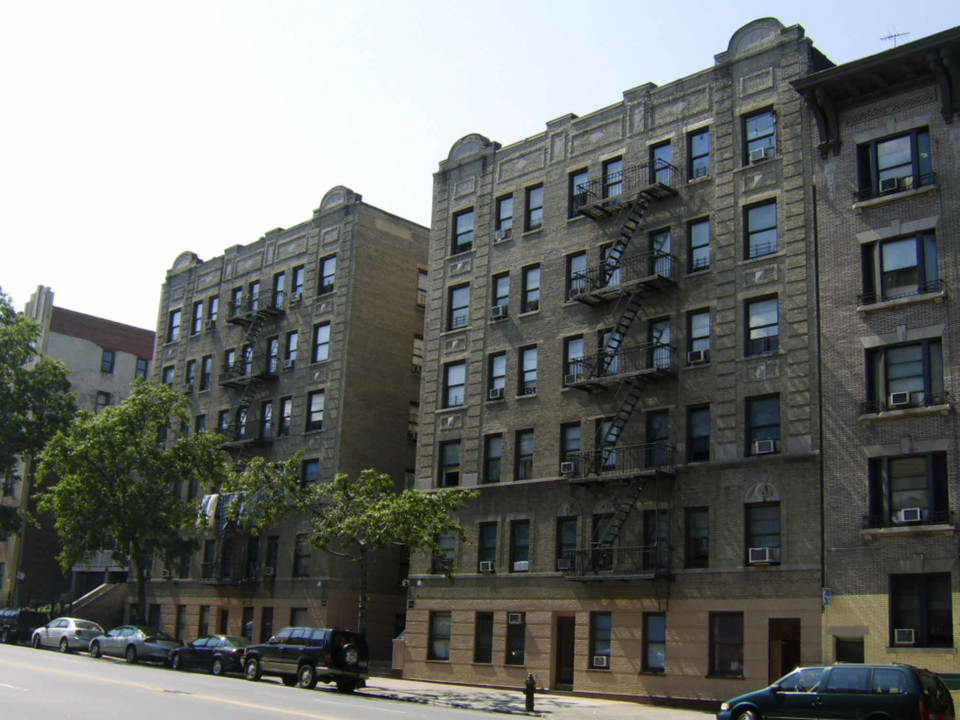 2281-2285 University Ave in Bronx, NY - Foto de edificio